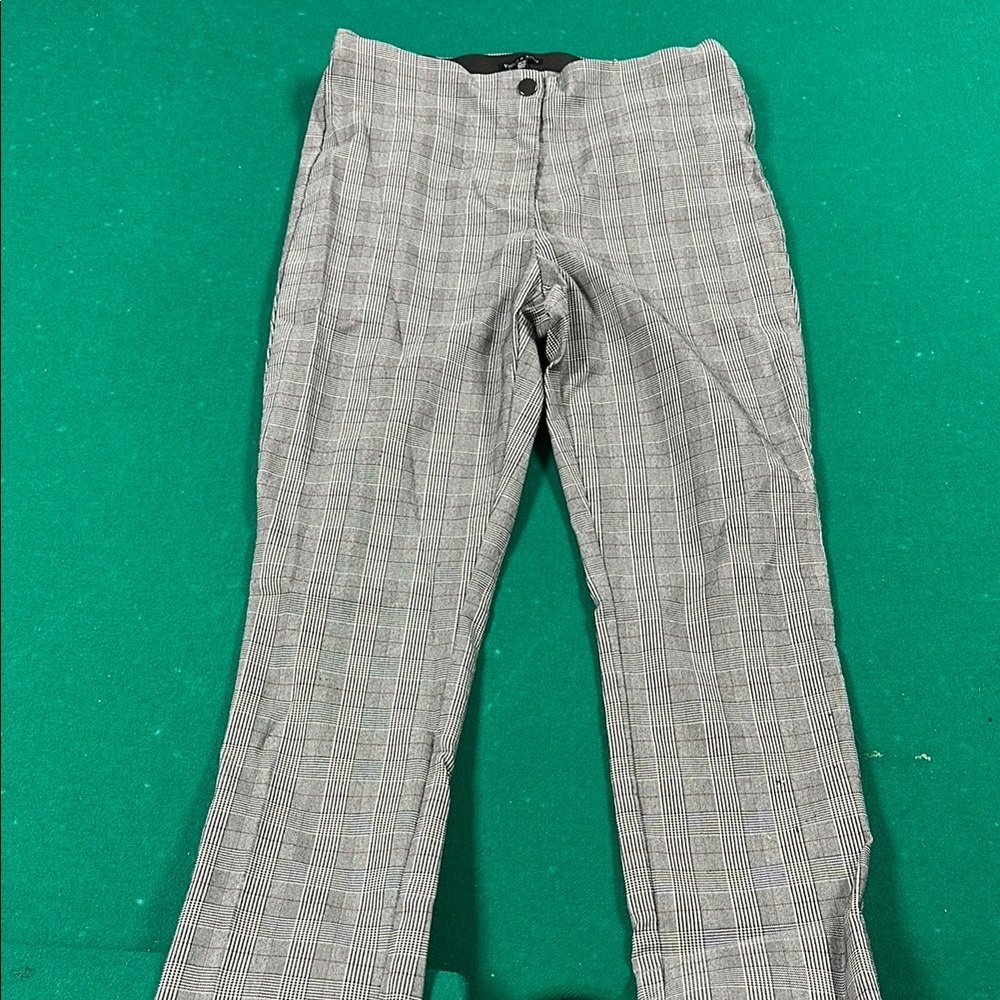 Woman's Gray Plaid Pants